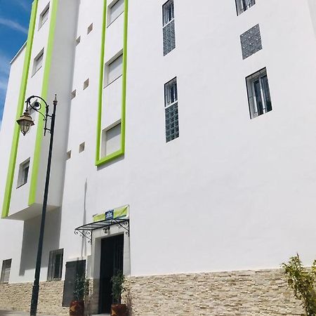 Residence Noujoum Almaarifa Tetouan Bagian luar foto